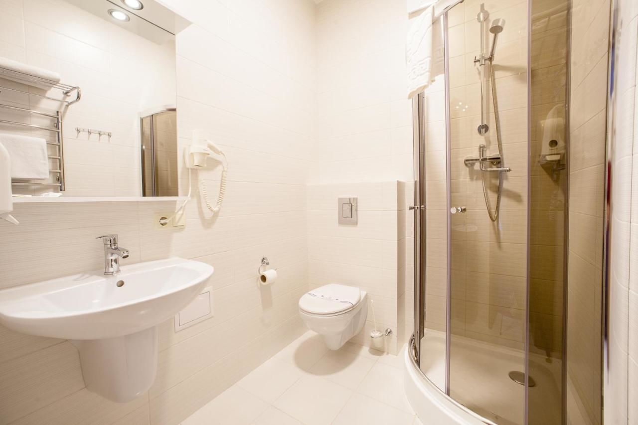 Отель Mackintosh Hotel Киев