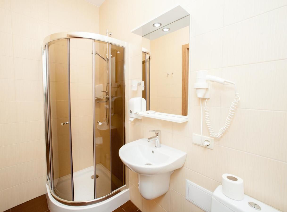 Отель Mackintosh Hotel Киев