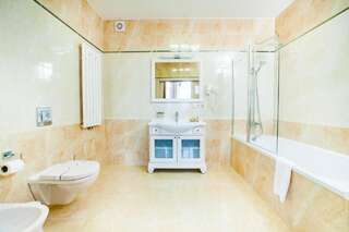Отель Mackintosh Hotel Киев Люкс с 1 спальней-2