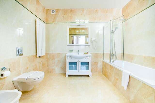 Отель Mackintosh Hotel Киев-4